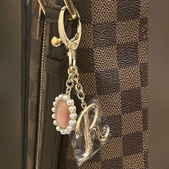 Maison De Fleur Inital L Bag Charm - Picture 7 of 7